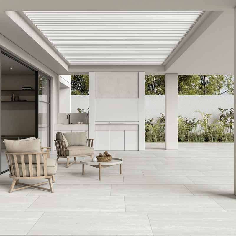 Galería con piso Ilva Travertino White Out